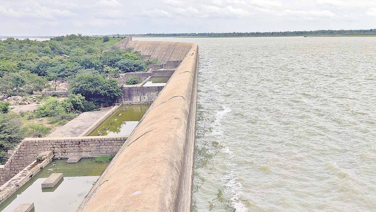 నాడు పరవళ్లు.. నేడు కన్నీళ్లు