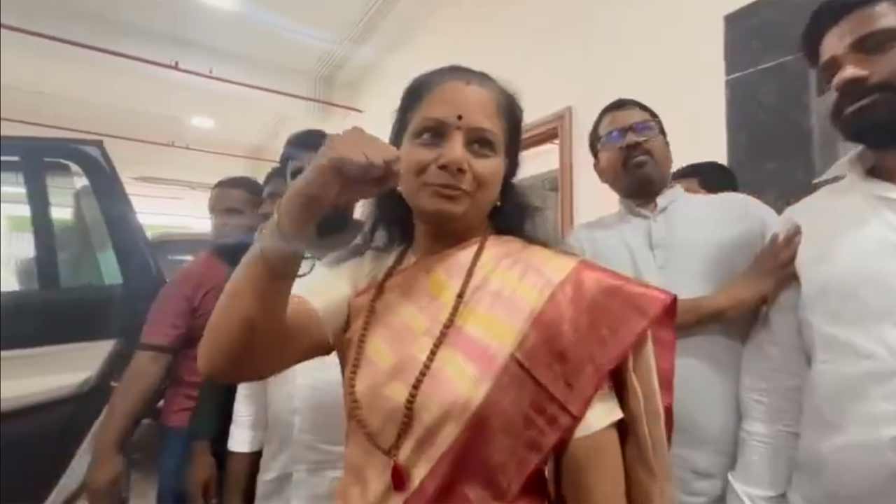 MLC Kavitha | ఢిల్లీ నుంచి హైదరాబాద్‌ బయల్దేరిన ఎమ్మెల్సీ కవిత.. తన పోరాటం కొనసాగుతుందని వెల్లడి