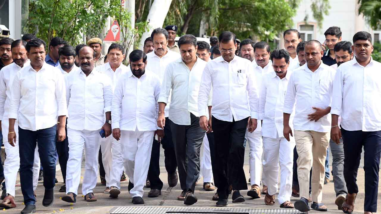 కాంగ్రెస్‌ అరాచకాలను ఎండగట్టాలి