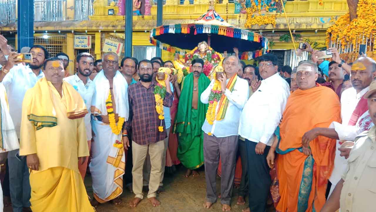 Mallanna temple | మల్లన్న ఆలయంలో కృష్ణాష్టమి వేడుకలు.. భక్తి శ్రద్ధలతో పెద్దపట్నం