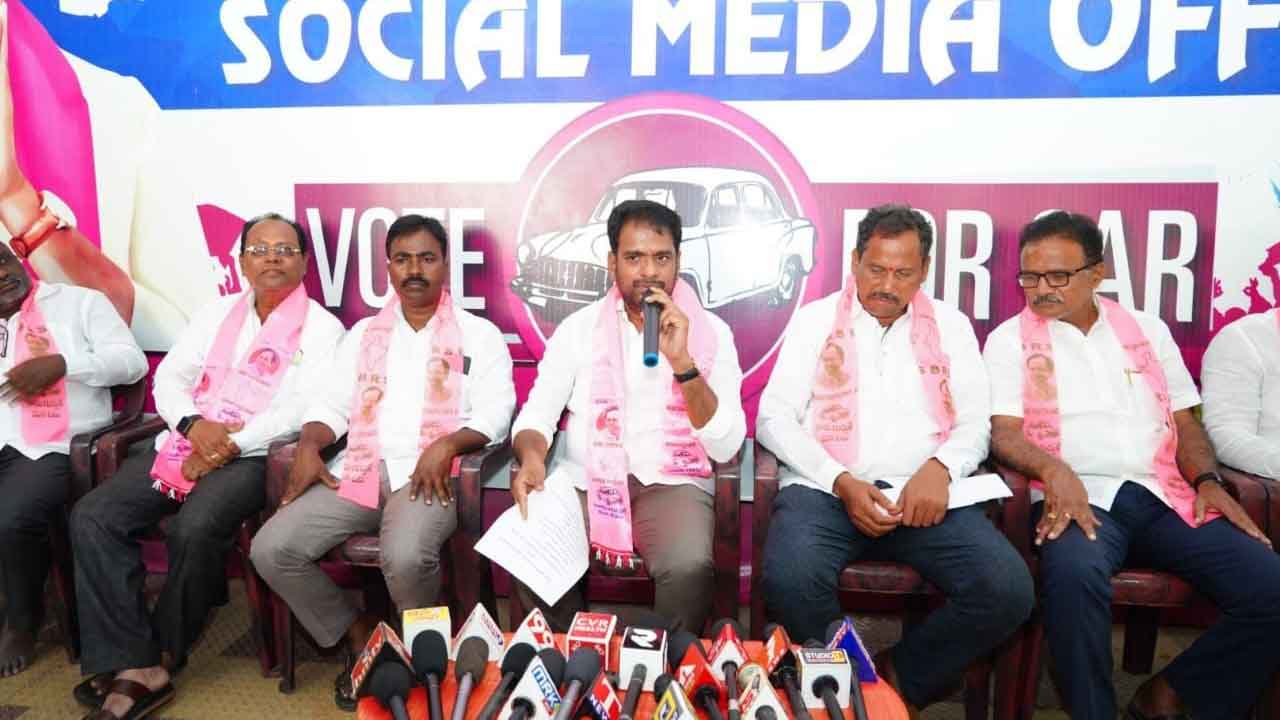 ప్రతీకార పాలన నడుపుతుండ్రు