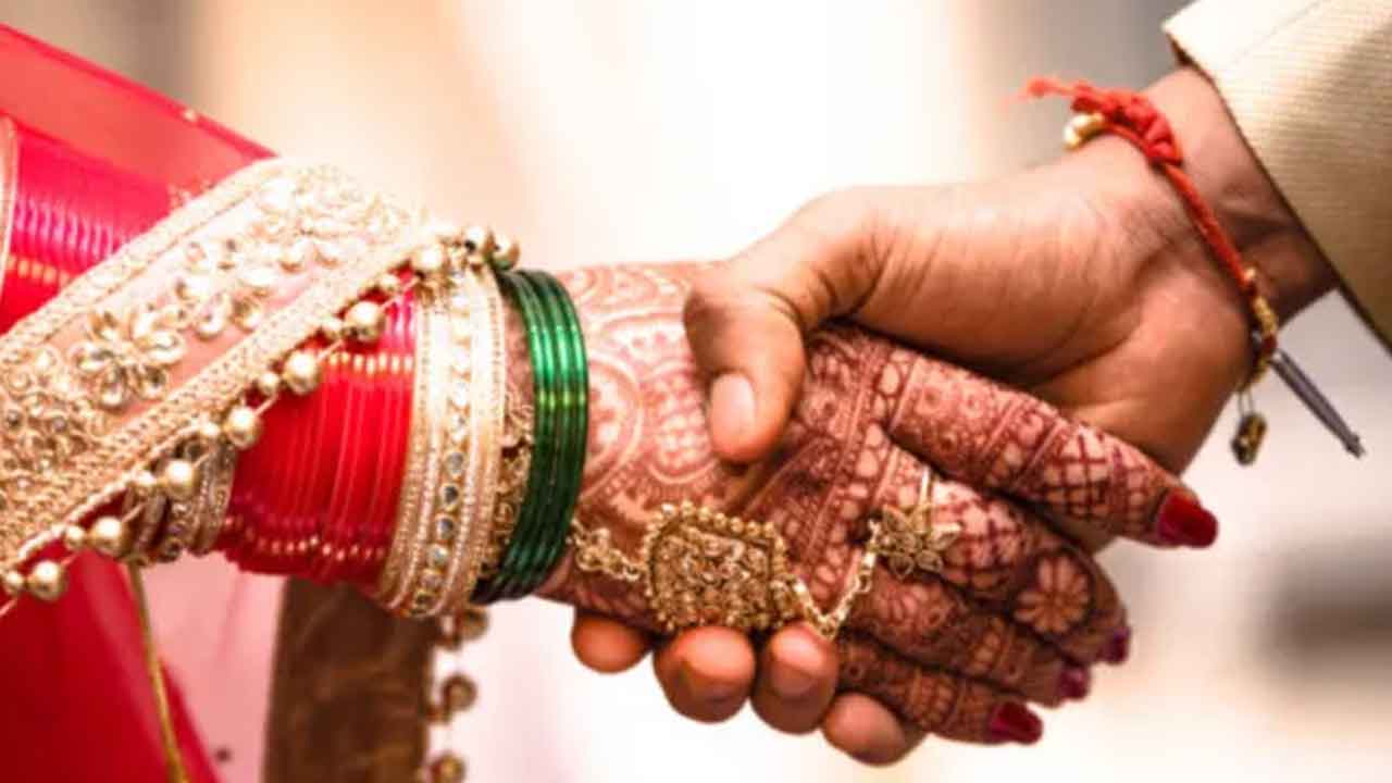 మనోవర్తి కోసం ఏడుగురితో పెండ్లి!