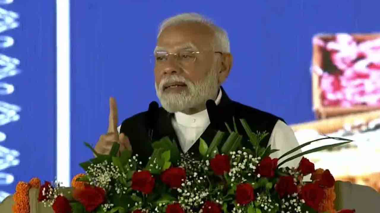 PM Modi | మహిళలపై నేరాలకు పాల్పడే వారిపై కఠిన చర్యలు : మోదీ వార్నింగ్‌