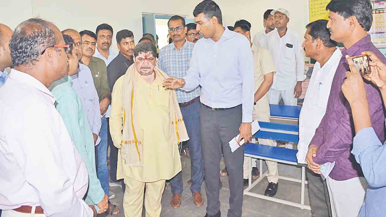 పెండింగ్‌ పనులు పూర్తిచేయాలి