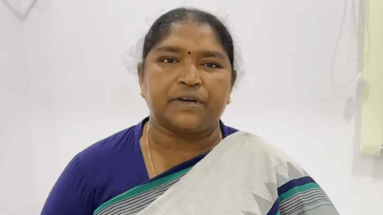 దివ్యాంగుల పింఛన్‌ పెంచుతాం: సీతక్క