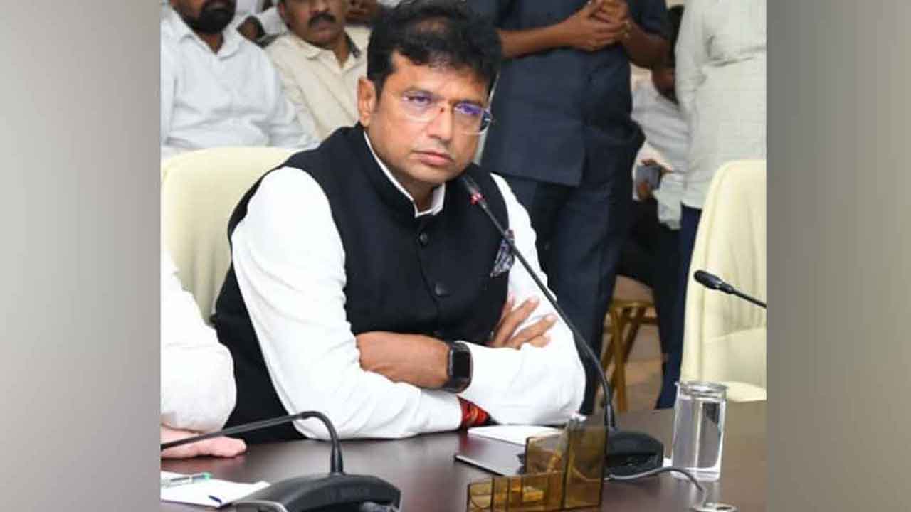 Heavy rains | వర్షాలకు ప్రాణాలు కోల్పోయిన కుటుంబాలను ఆదుకుంటాం : మంత్రి శ్రీధర్‌ బాబు