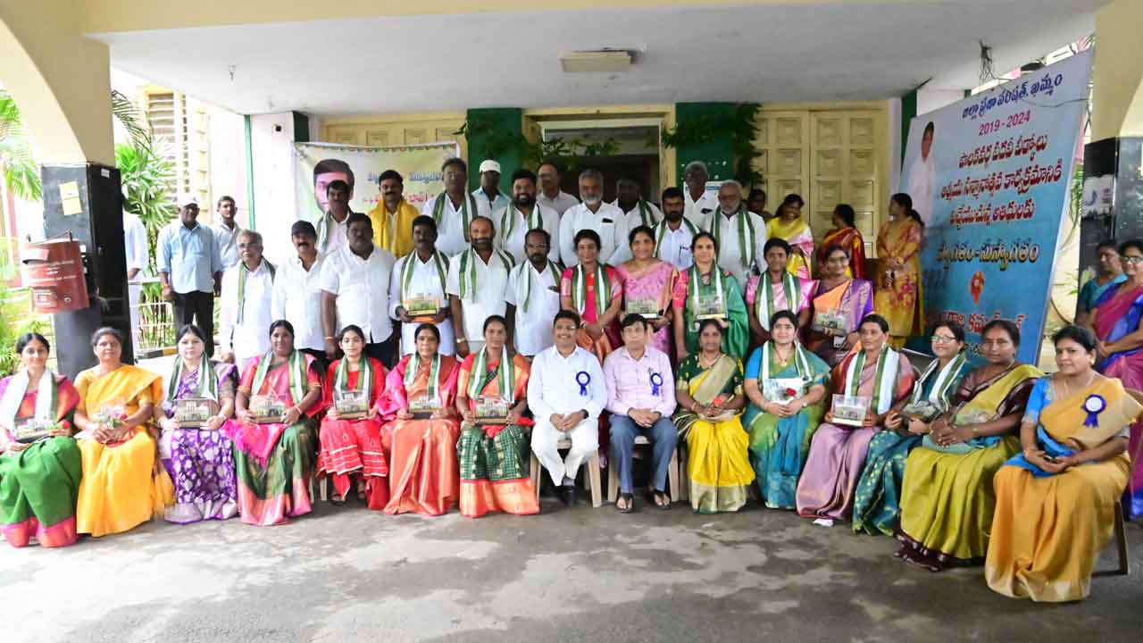 ప్రజా సమస్యలపై పనిచేయడానికి.. పదవే గీటురాయి కాదు