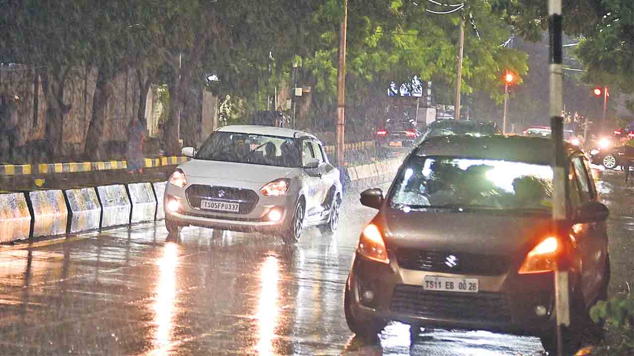 Rain Alert | బంగాళాఖాతంలో  అల్పపీడనం.. గ్రేటర్‌లో తేలికపాటి జల్లులు