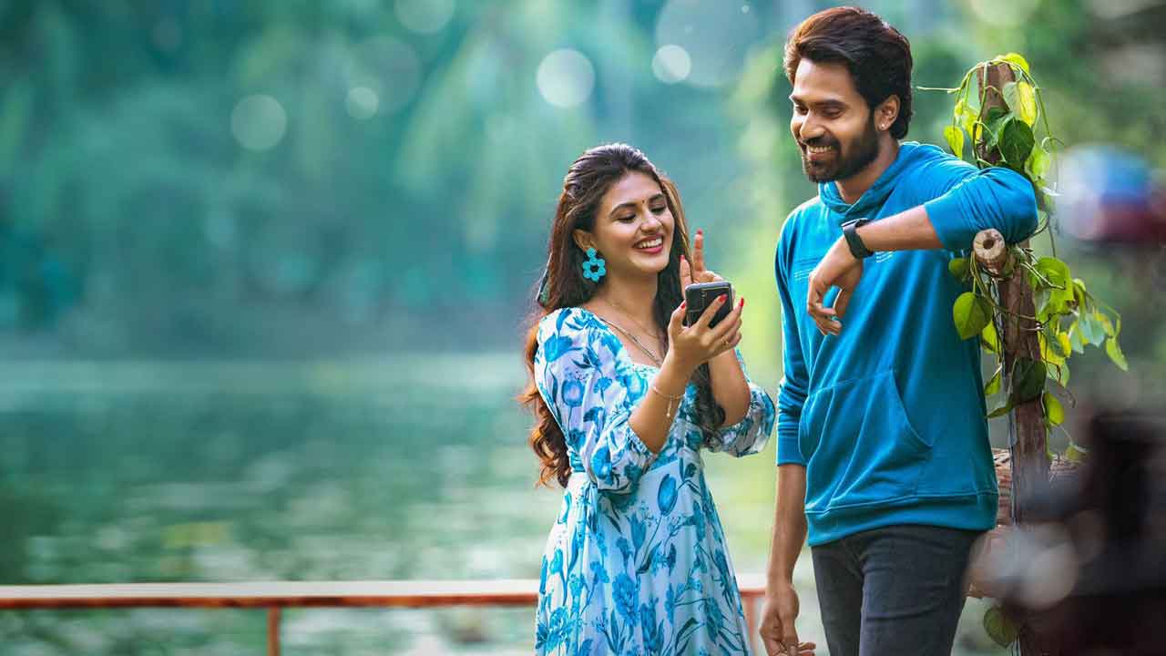 పొట్ట చెక్కలయ్యేలా నవ్విస్తాం..