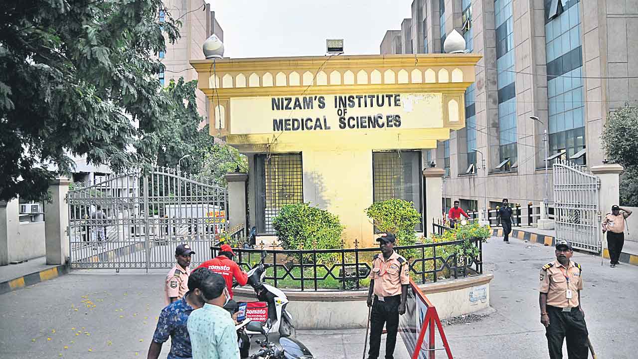 నిమ్స్‌లో వన్‌వే.. పరిపాలనా విభాగం తాజా నిర్ణయం