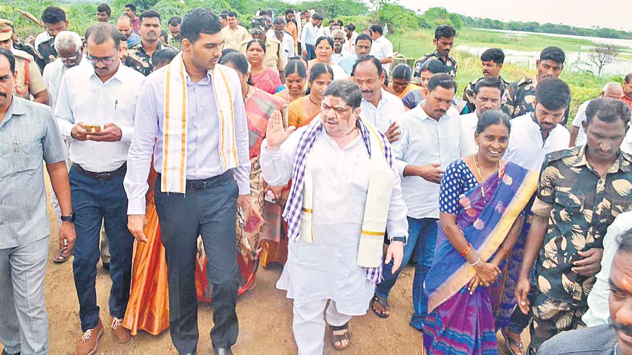 ‘స్వచ్ఛదనం-పచ్చదనం’ జీవితంలో భాగం కావాలి