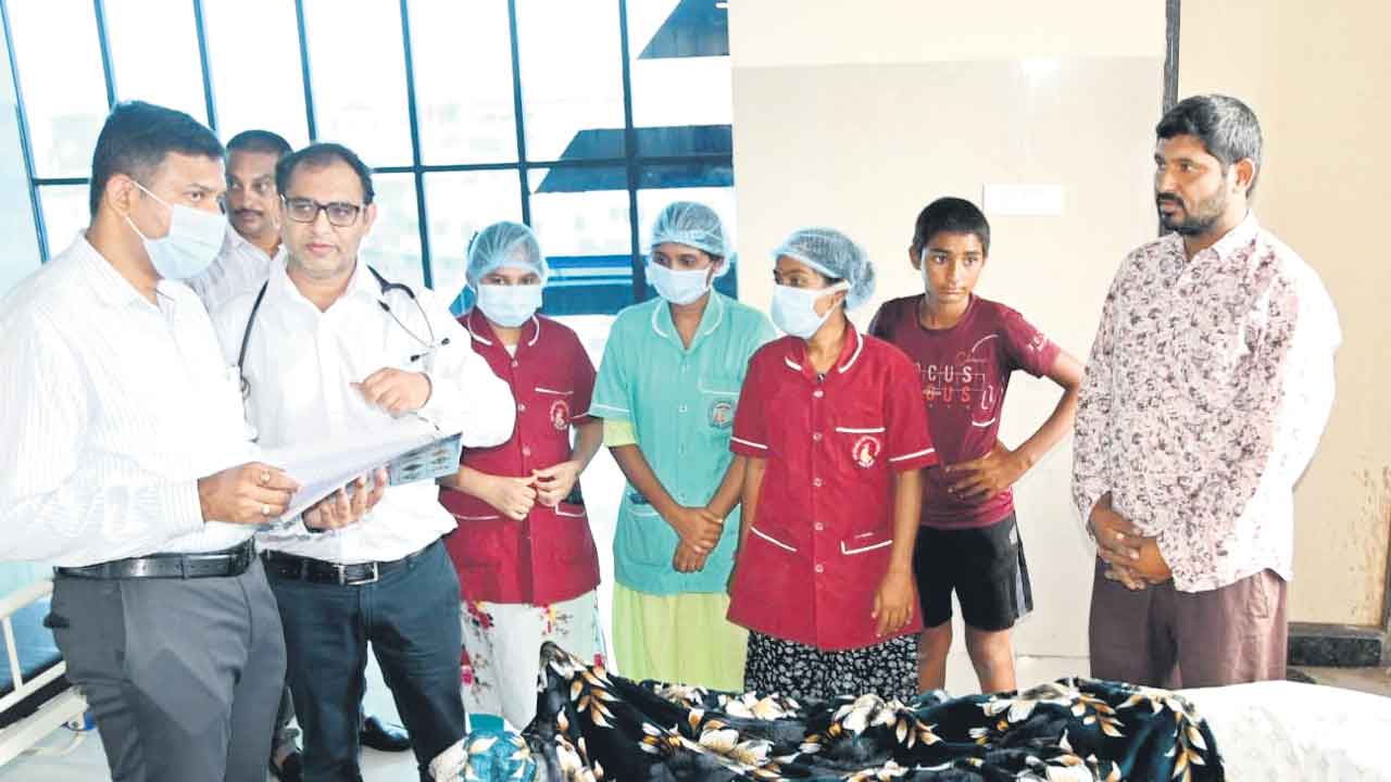 ప్రైవేట్‌ హాస్పిటళ్లపై కొరడా