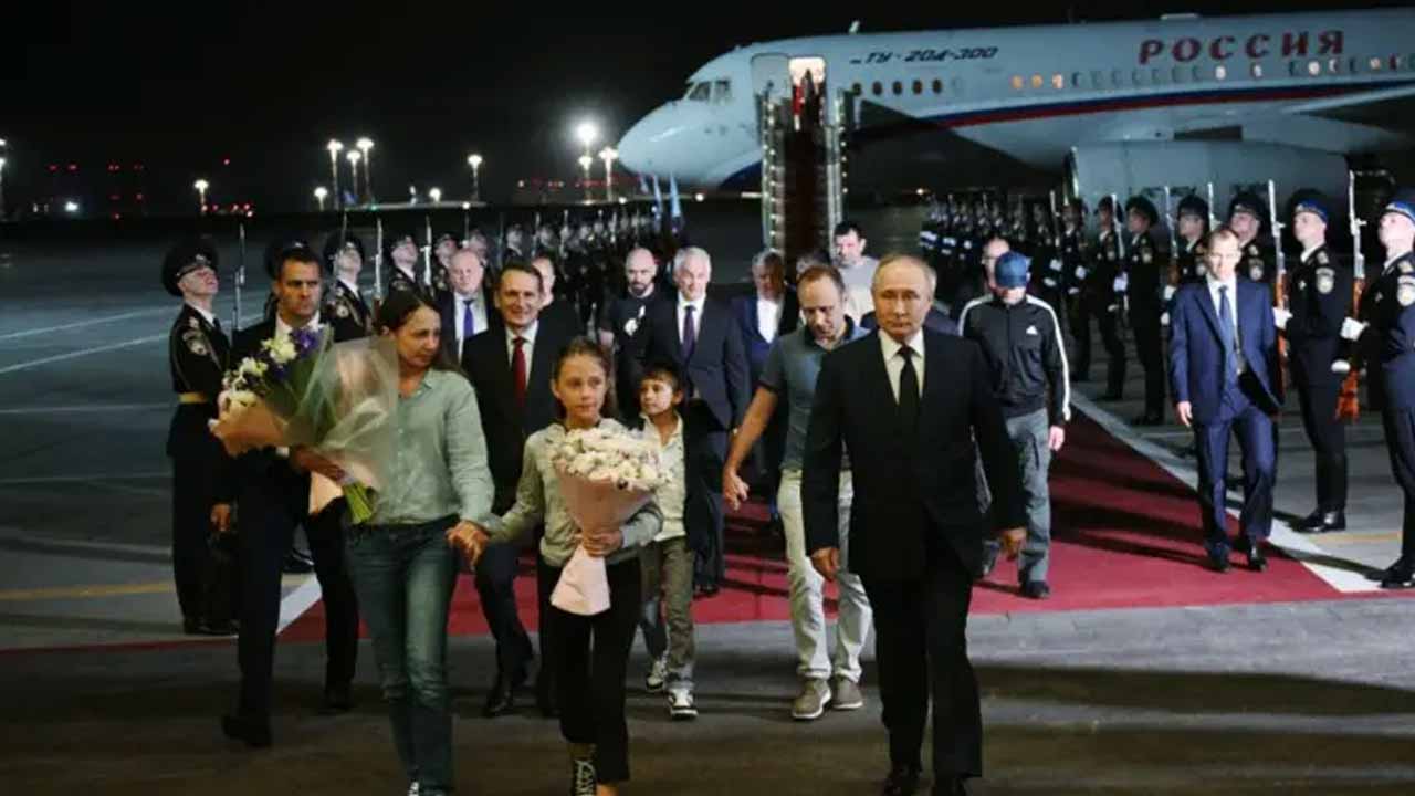 Prisoner Swap: రష్యా, పశ్చిమ దేశాల మధ్య ఖైదీల అప్పగింత