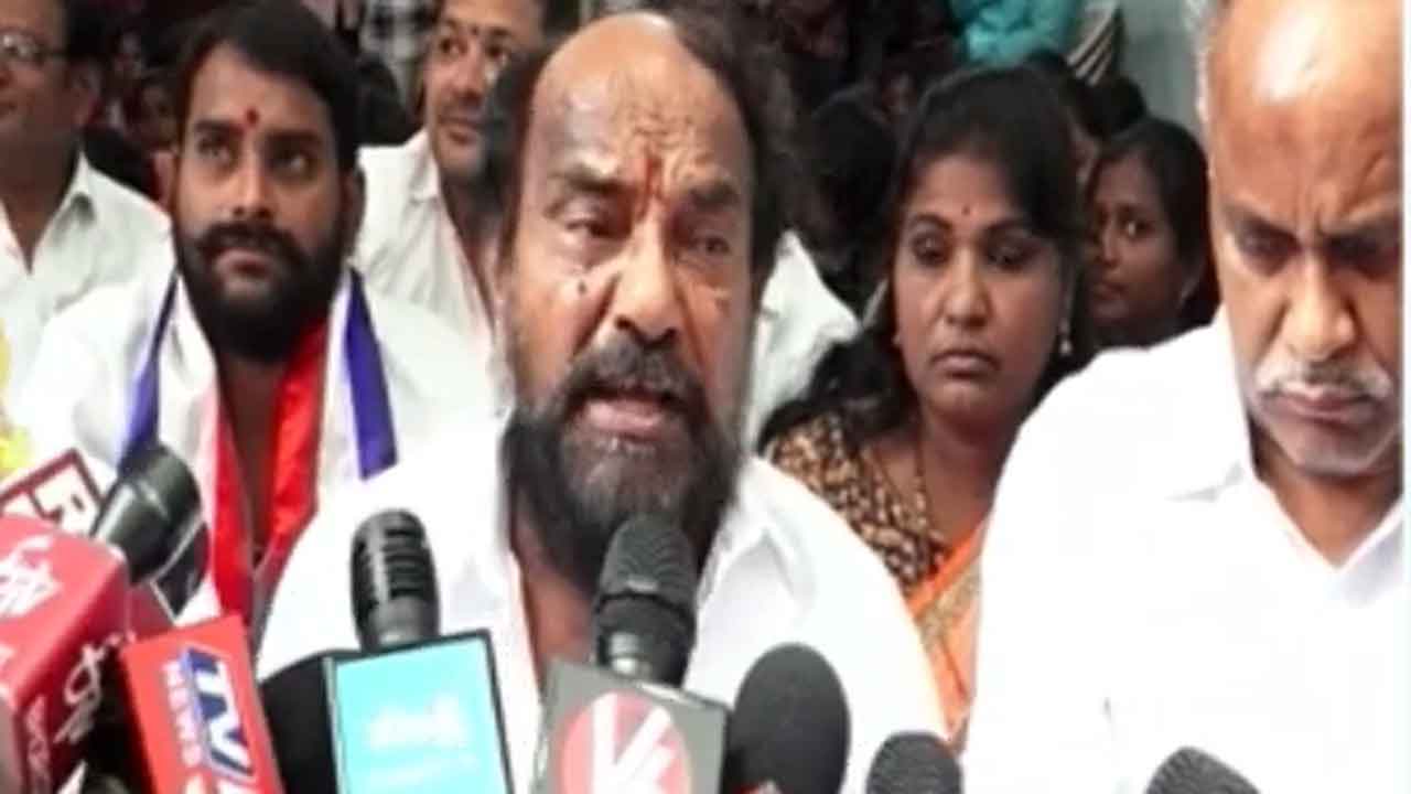 రిజర్వేషన్లు పెంచాకే స్థానిక ఎన్నికలు నిర్వహించాలి