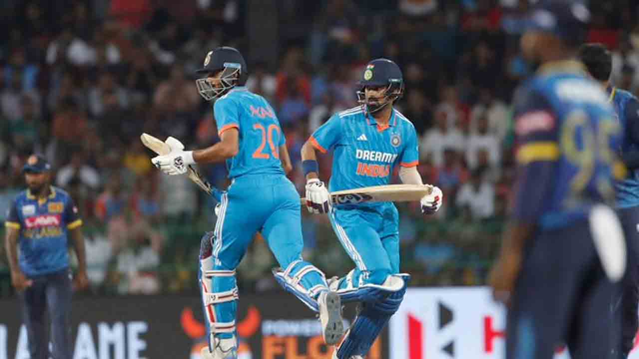 IND vs SL | రాహుల్, అక్ష‌ర్ ఖ‌త‌ర్నాక్ ఇన్నింగ్స్.. తొలి వ‌న్డే  టై