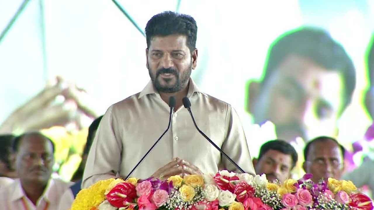 సదువుచెప్పేటోళ్లు లేక..