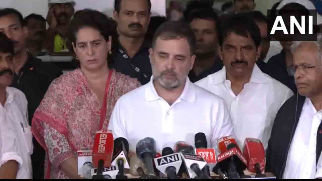 Wayanad landslides | వయనాద్‌లో రాహుల్ గాంధీ భావోద్వేగం