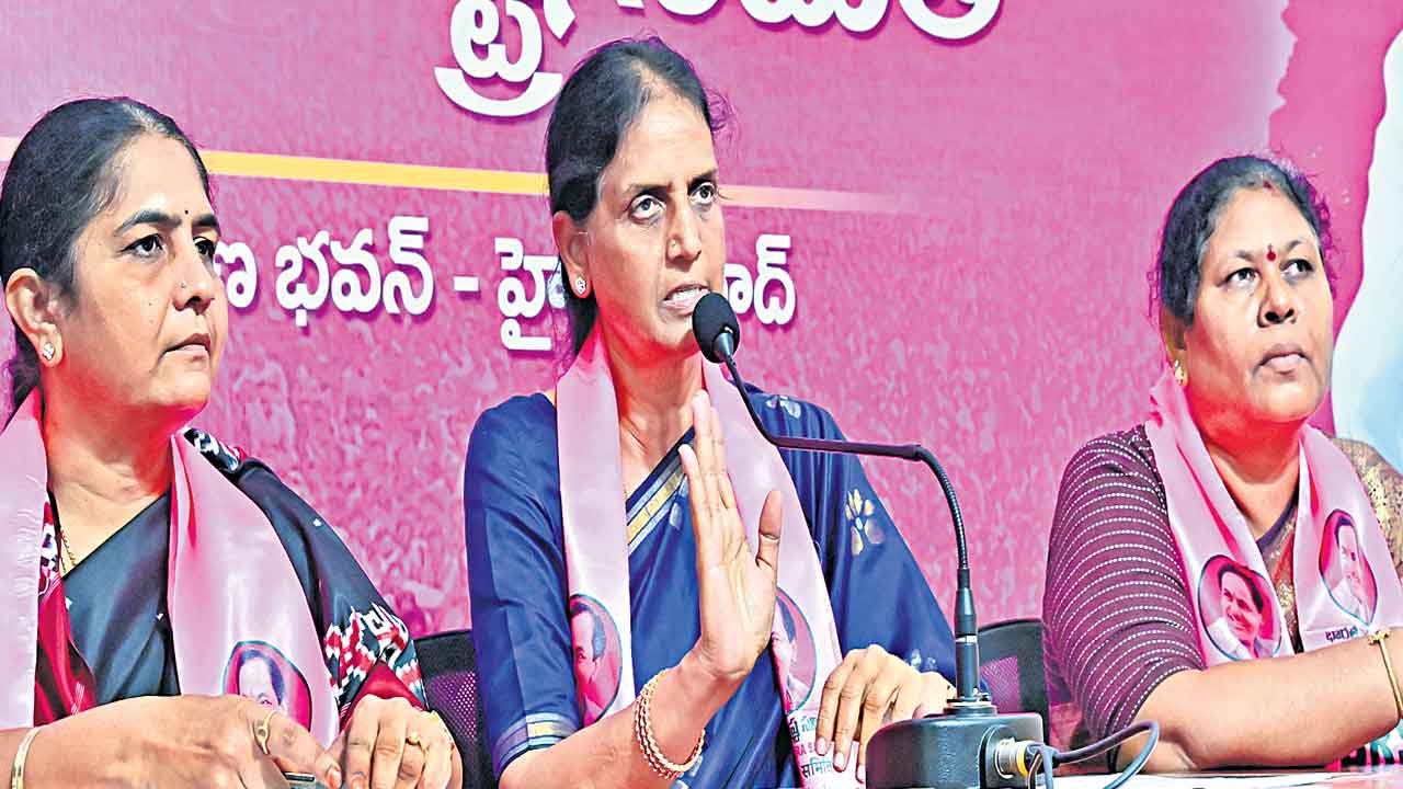 Sabitha Indra Reddy | కాంగ్రెస్‌ది రాక్షసానందం.. 4 గంటలు నిలబడినా మాట్లాడేందుకు మైక్‌ ఇవ్వరా?: సబితాఇంద్రారెడ్డి