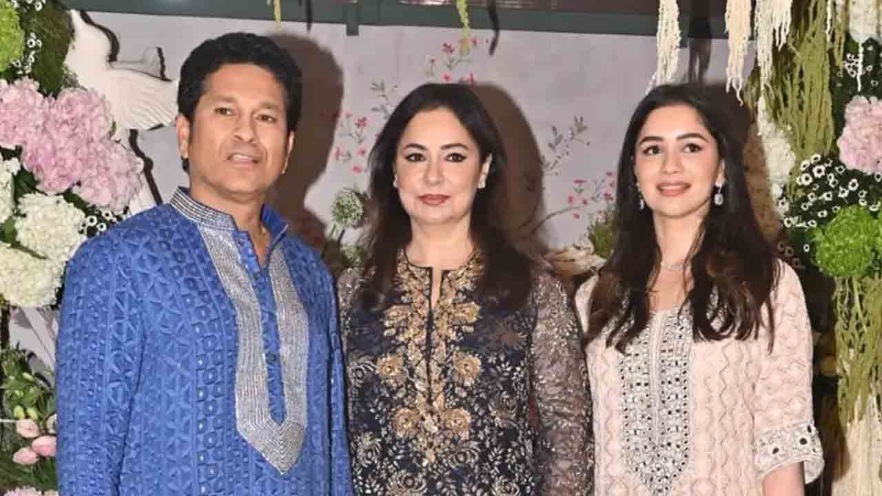 Sachin Tendulkar | ఫొటోగ్రాఫ‌ర్ల‌కు షాకిచ్చిన స‌చిన్.. వీడియో