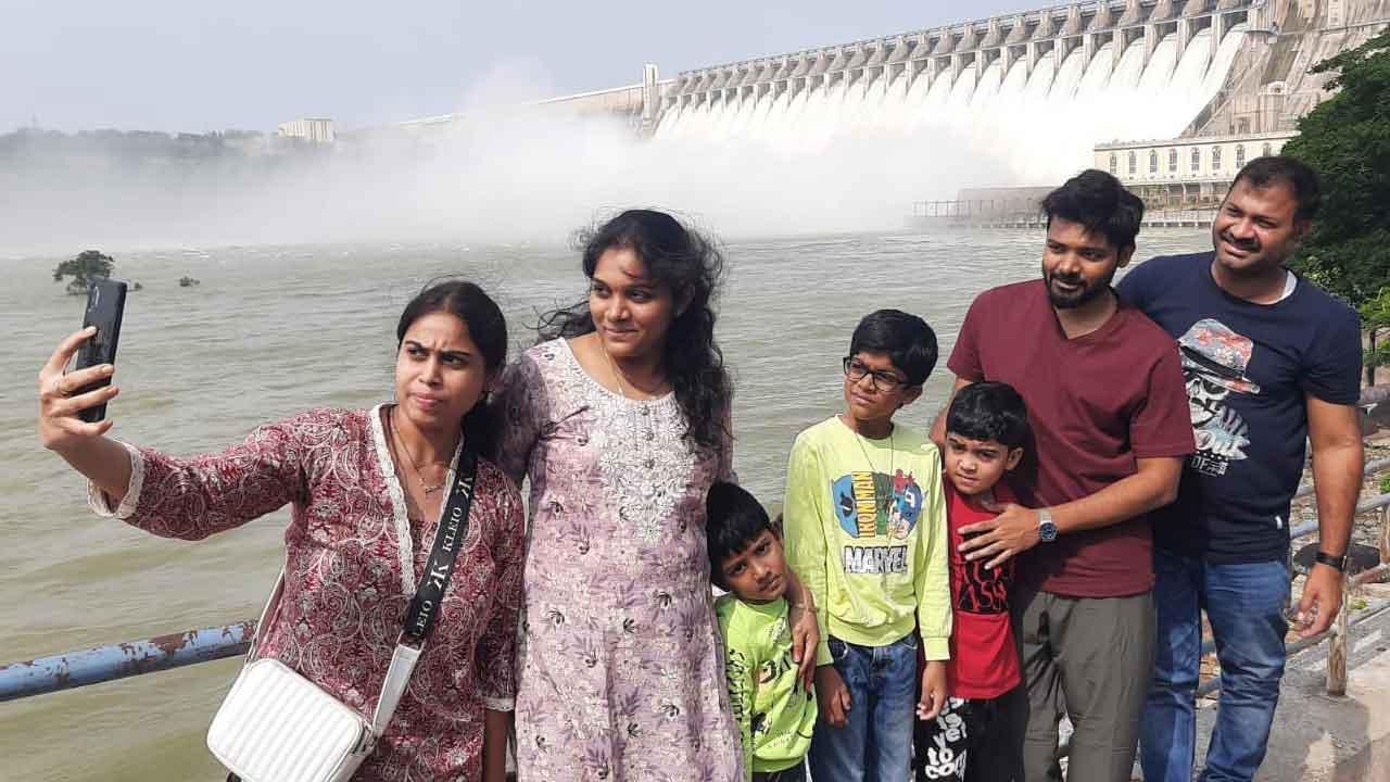 26 గేట్ల నుంచి సాగర్‌ నీటి విడుదల