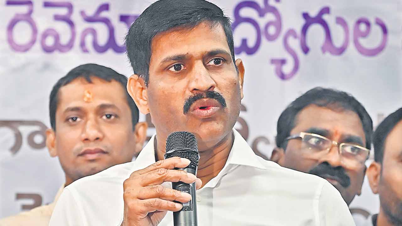 తెలంగాణ ఉద్యోగుల జేఏసీ చైర్మన్‌గా లచ్చిరెడ్డి