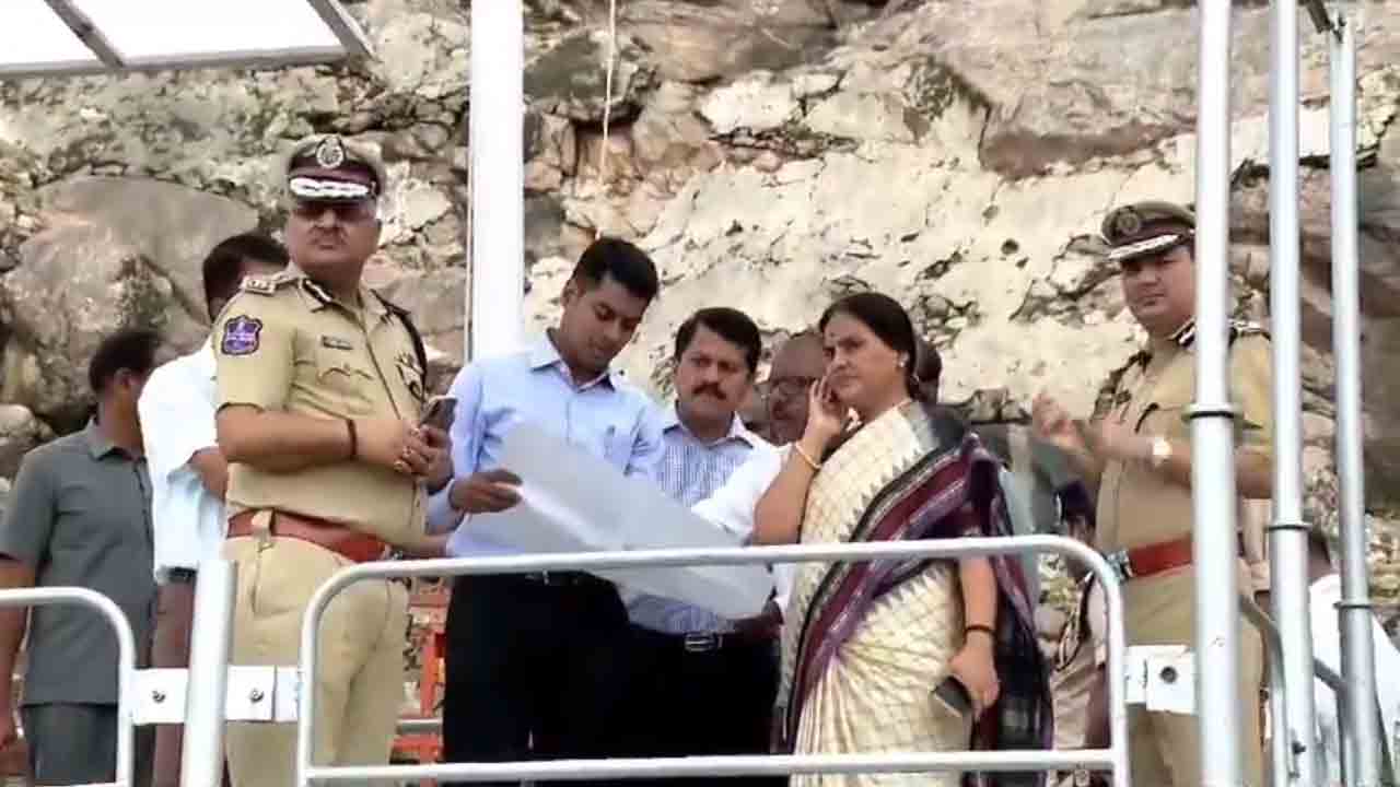 CS Shanti Kumari | గోల్కొండ కోట‌లో పంద్రాగ‌స్టు వేడుక‌లు.. ఏర్పాట్ల‌ను ప‌రిశీలించిన సీఎస్ శాంతికుమారి