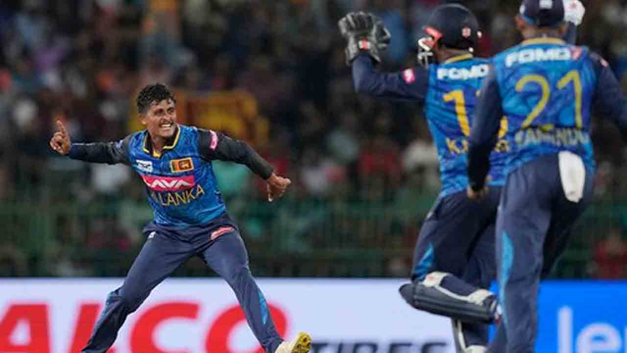 IND vs SL | వాండ‌ర్సే ‘సిక్స‌ర్’.. రెండో వ‌న్డేలో టీమిండియా ఓట‌మి