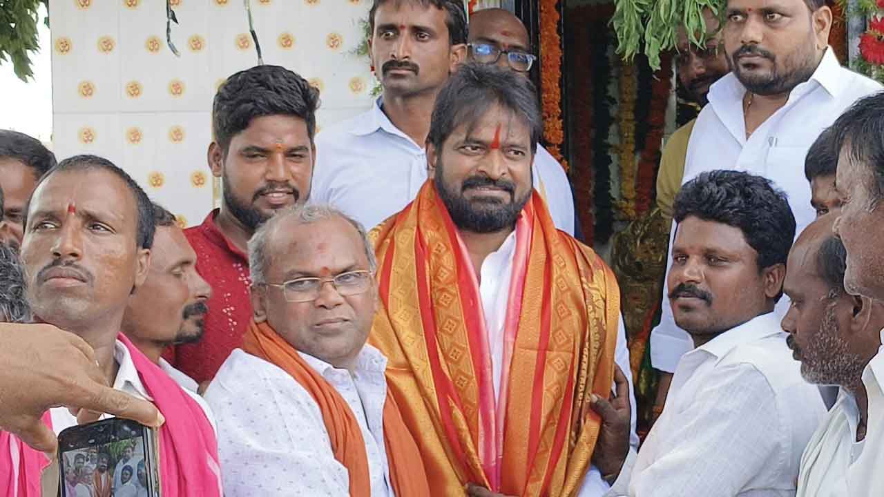 టంకరలో బైలెల్లిన బోనాలు