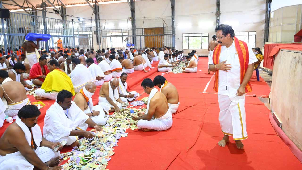Srisailam | శ్రీశైలం మల్లన్న హుండీ లెక్కింపు.. 20 రోజుల్లో 3.22 కోట్ల ఆదాయం