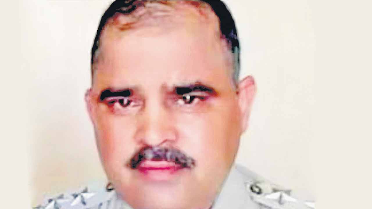 సీఆర్‌పీఎఫ్‌ ఇన్‌స్పెక్టర్‌ వీరమరణం