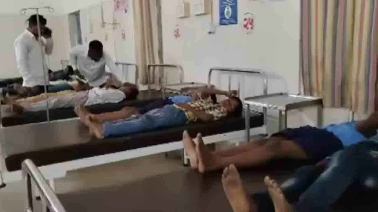 students hospitalised | ప్రభుత్వ స్కూల్‌లో బిస్కెట్లు తిన్న విద్యార్థులు.. 80 మంది ఆసుపత్రిపాలు