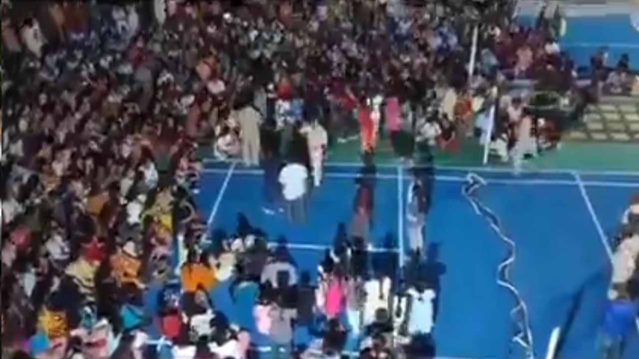 Gudlavalleru Engineering College: వుమెన్స్ హాస్ట‌ల్ వాష్‌రూమ్‌లో సీక్రెట్ కెమెరా.. 300 ఫోటోలు, వీడియోలు లీక్‌.. ఆంధ్రా కాలేజీలో విద్యార్థుల ఆందోళ‌న‌