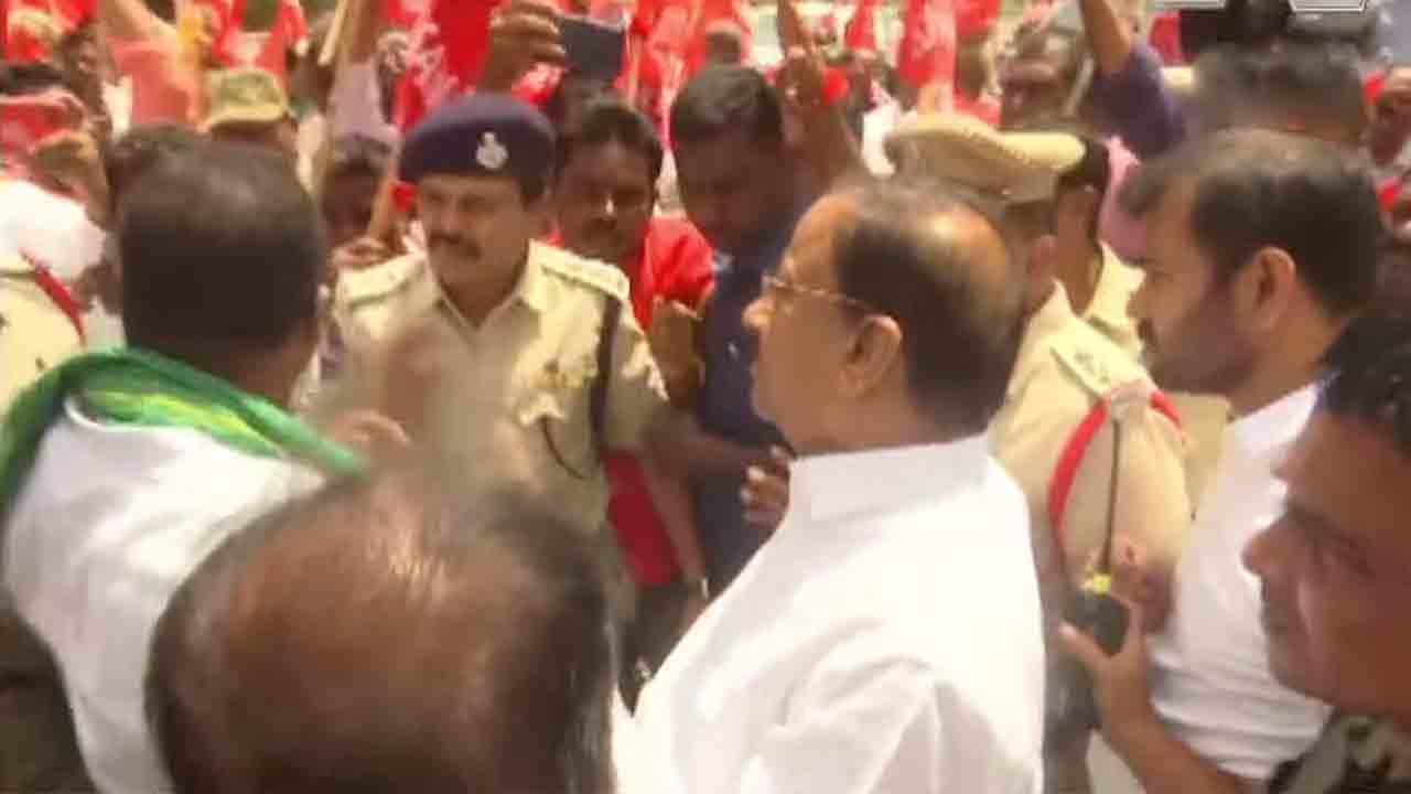 Minister Tummala Nageshwara Rao | మంత్రి తుమ్మల నాగేశ్వరరావును అడ్డుకున్న వామపక్షాలు