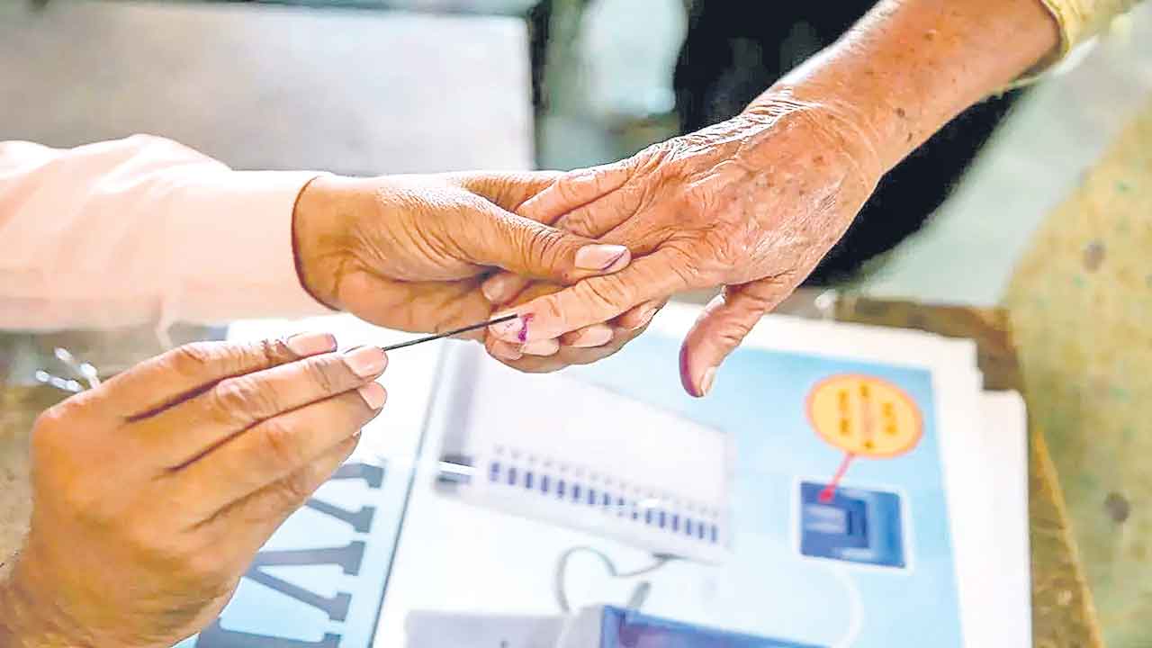 ఓటింగ్‌ను తప్పనిసరి చేసే ప్రతిపాదన లేదు