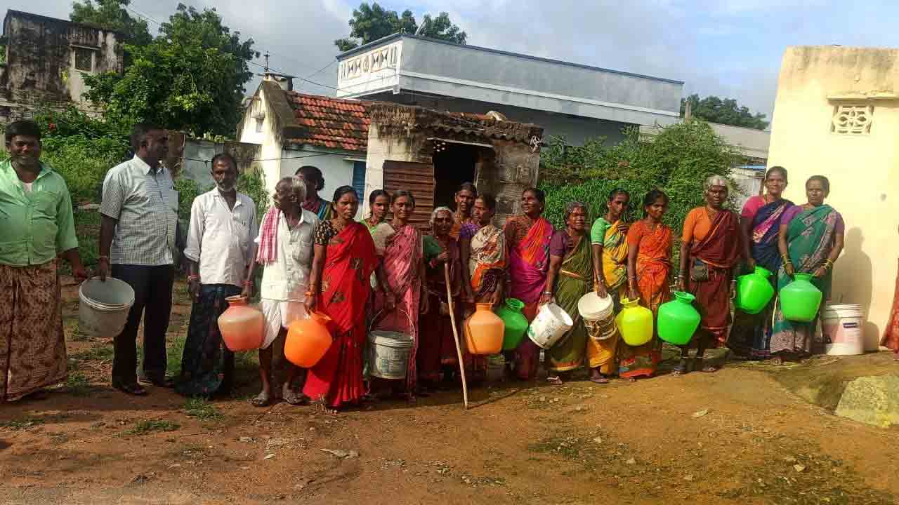 తాగునీటి కోసం నిరసన