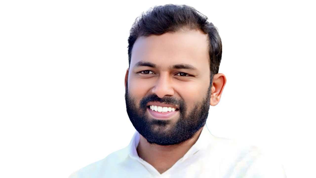 అంబేద్కర్ విగ్రహానికి నిరాదరణ