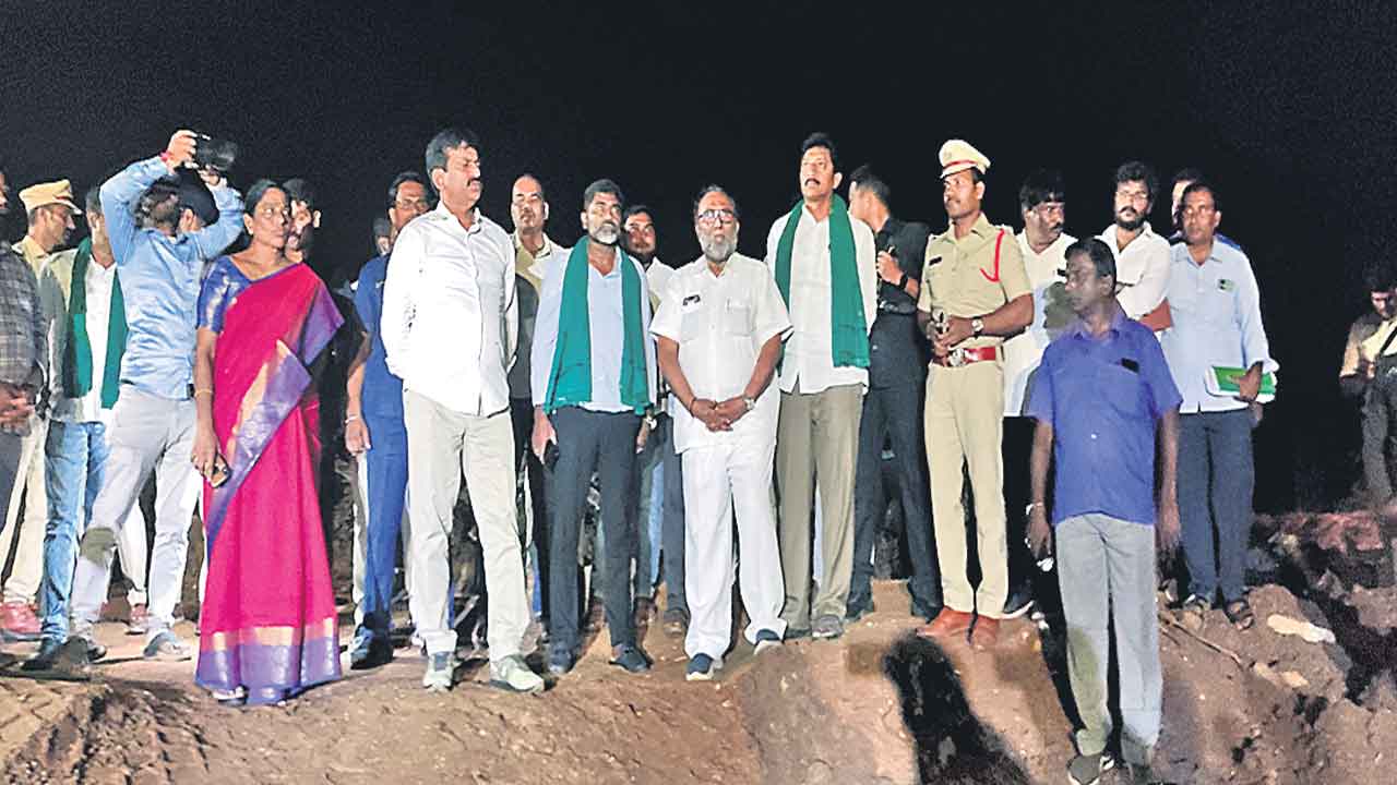 ఎంతైనా కష్టపడండి.. నీళ్లివ్వండి