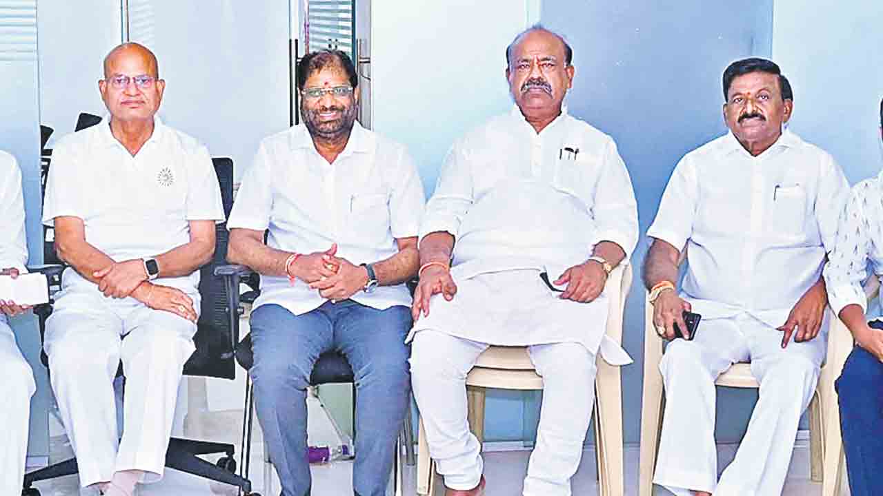 బీసీలకు వాటా దక్కేదాకా ఉద్యమించాలి