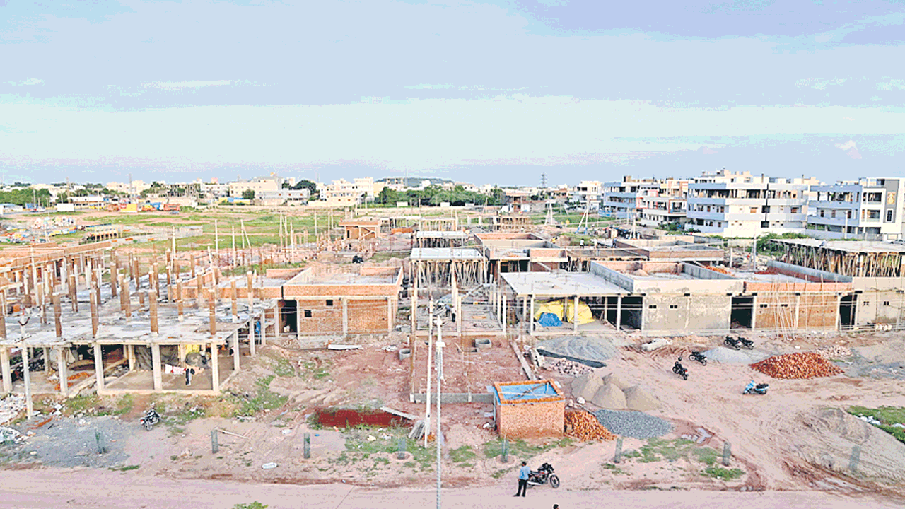 టీఎన్జీవో హౌసింగ్‌ సొసైటీలో అక్రమాలెన్నో!