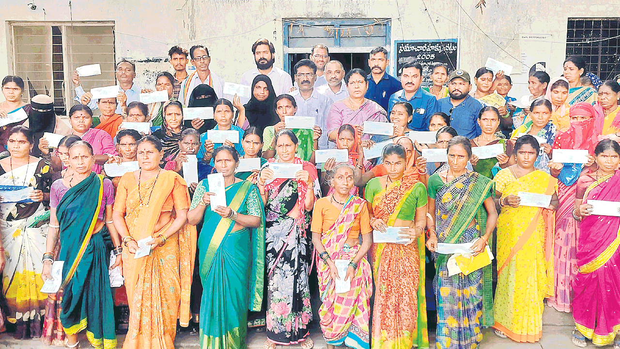 ఆరు గ్యారెంటీలు ఎప్పుడిస్తరు?