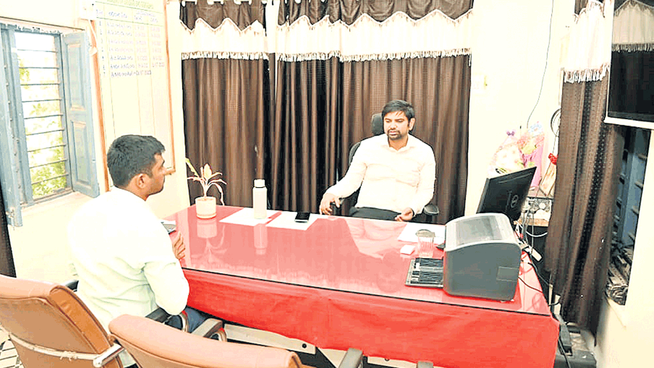 పారిశుధ్య పనులు పకడ్బందీగా చేపట్టాలి