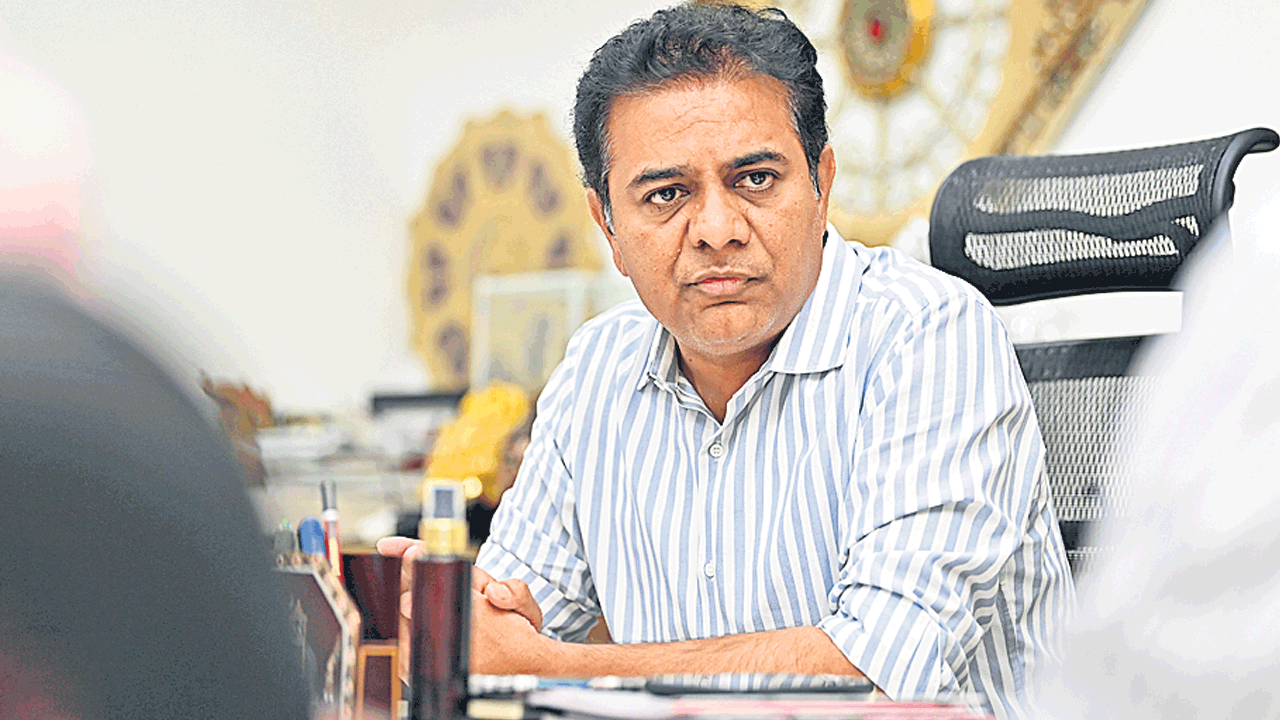 KTR | రాష్ట్రంలో అప్రకటిత ఎమర్జెన్సీ.. బీఆర్‌ఎస్‌ అంటే సీఎం రేవంత్‌కు వణుకెందుకు?: కేటీఆర్‌