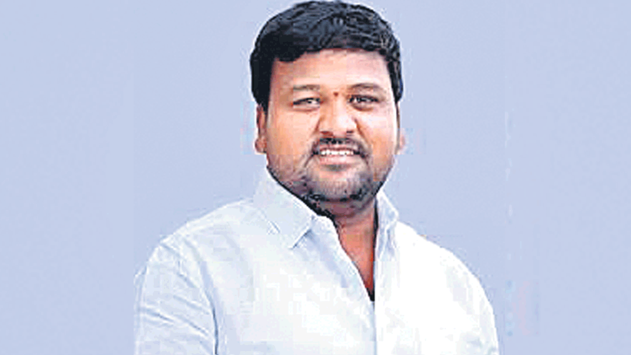 రాష్ట్రంలో గాడ్సే పాలన: తుంగ బాలు