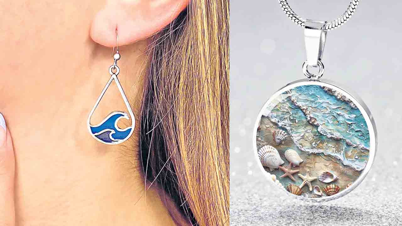 అలలే నగలై..