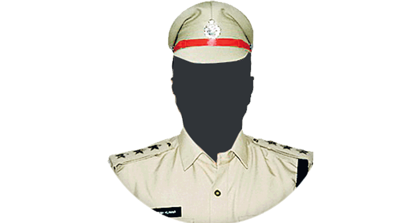 ACP | కేసు సెటిల్మెంట్‌కు 50 లక్షల డీల్‌.. అడ్వాన్స్‌గా 30 లక్షలు అందుకున్న ఏసీపీ!