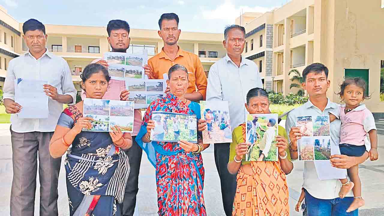 భూమి ఇవ్వలేదని కుల బహిష్కరణ