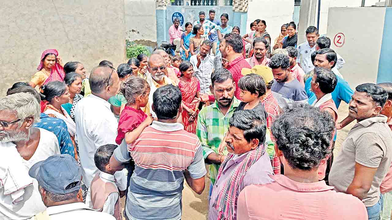 ఖానాపూర్‌లో కూల్చివేతలకు కసరత్తు