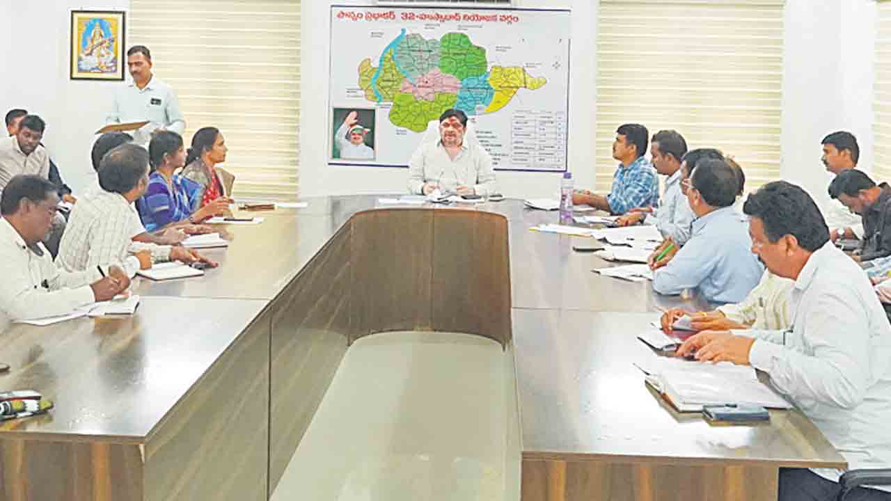 జాతీయ రహదారి పనులు పూర్తి చేయాలి