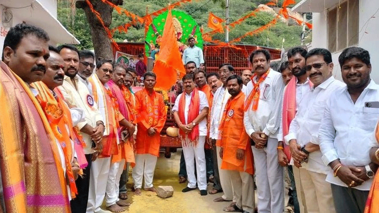 గంగమ్మ ఒడికి గణనాథుడు