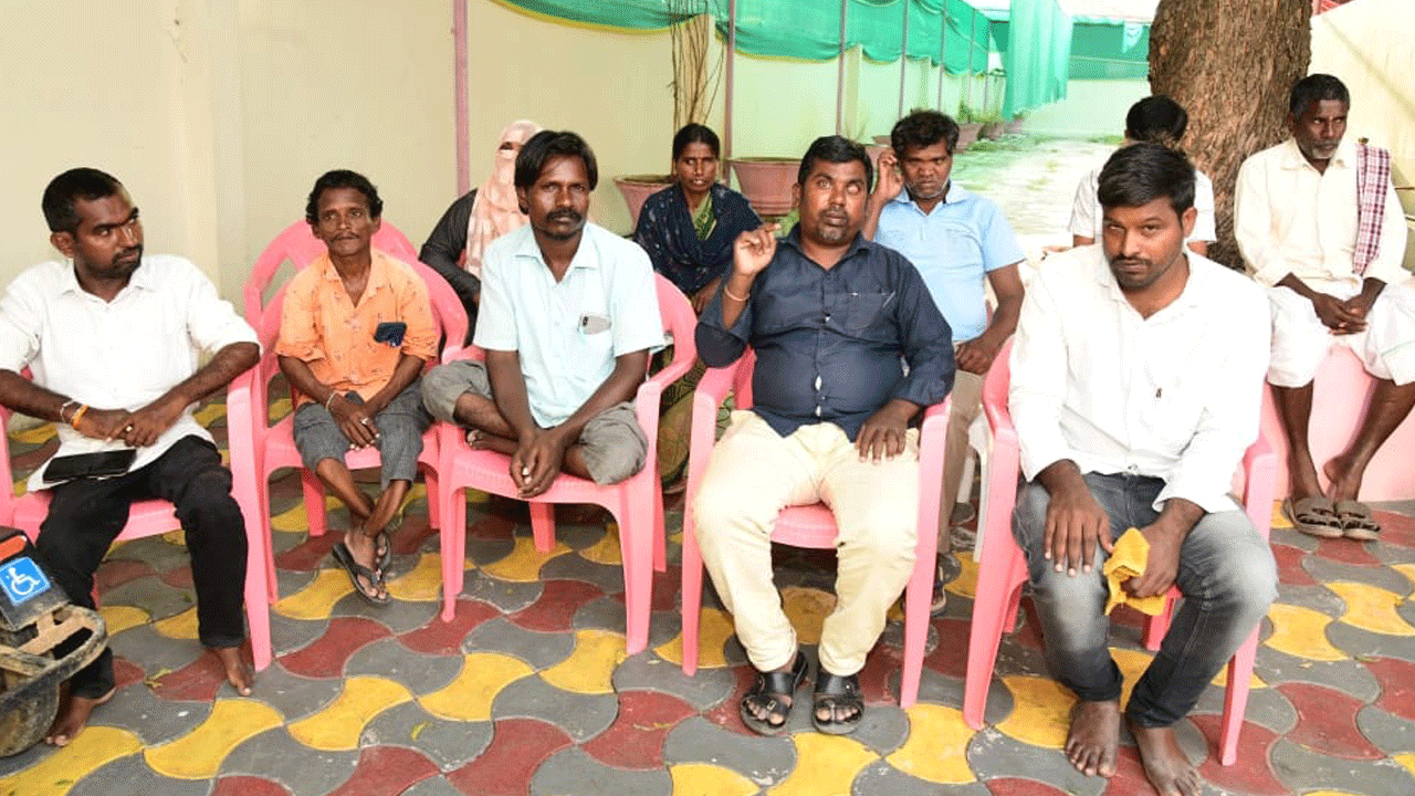 మమ్మల్ని బతకనివ్వరా?